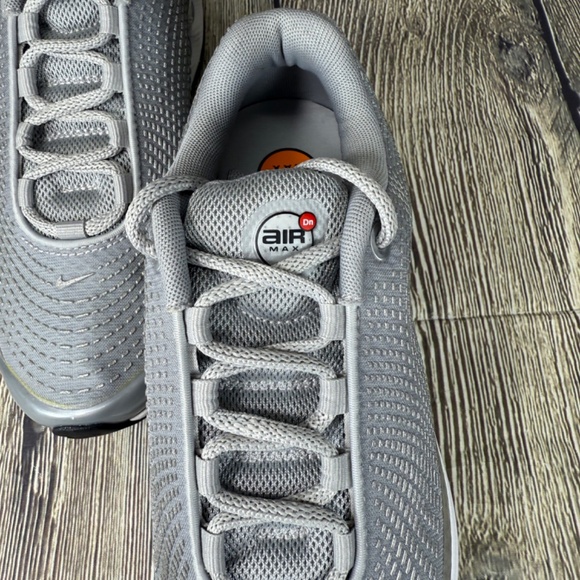 Nike Air Max Dn PRM Metallic Silver/Black/White Womens size 7 HJ9638-001 - Picture 7 of 9